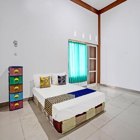 Oyo 92006 Kost Sejahtera Syariah Sidoarjo Exterior foto