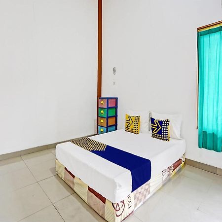 Oyo 92006 Kost Sejahtera Syariah Sidoarjo Exterior foto