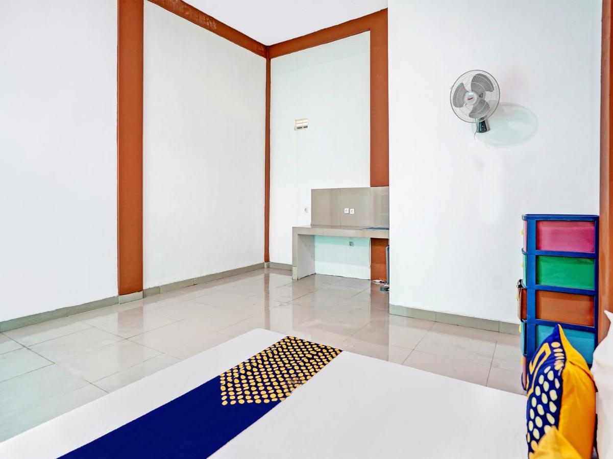 Oyo 92006 Kost Sejahtera Syariah Sidoarjo Exterior foto