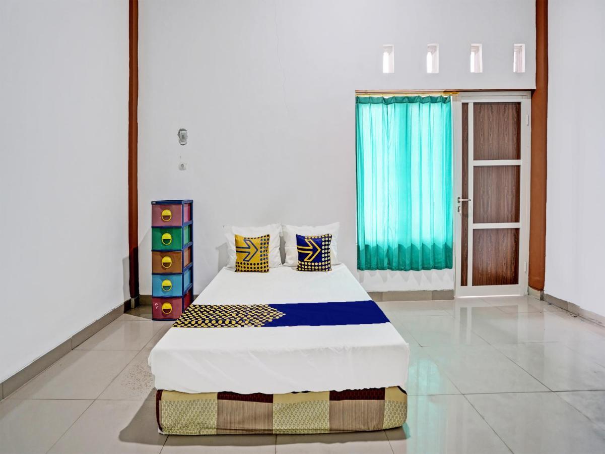Oyo 92006 Kost Sejahtera Syariah Sidoarjo Exterior foto