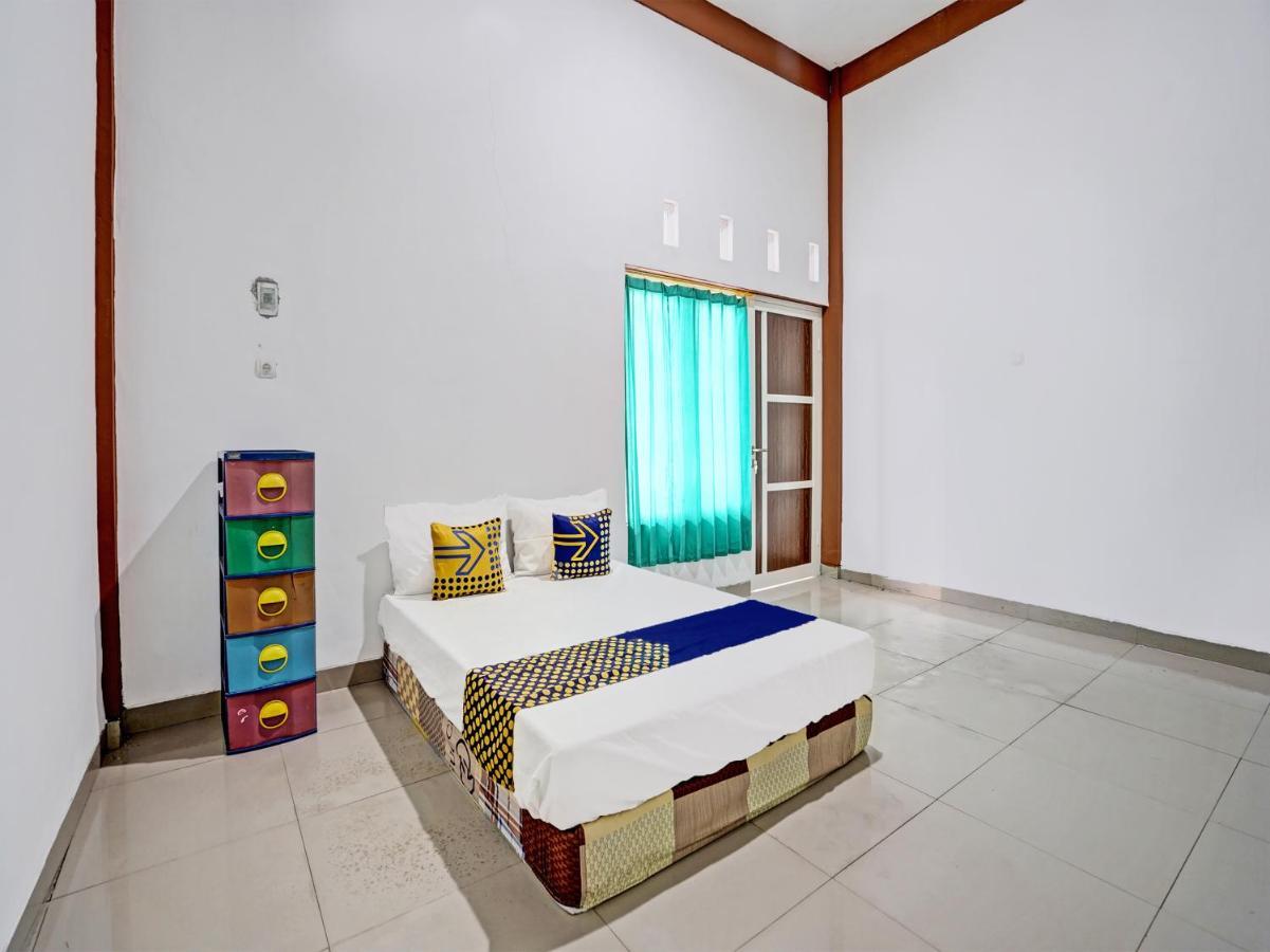 Oyo 92006 Kost Sejahtera Syariah Sidoarjo Exterior foto