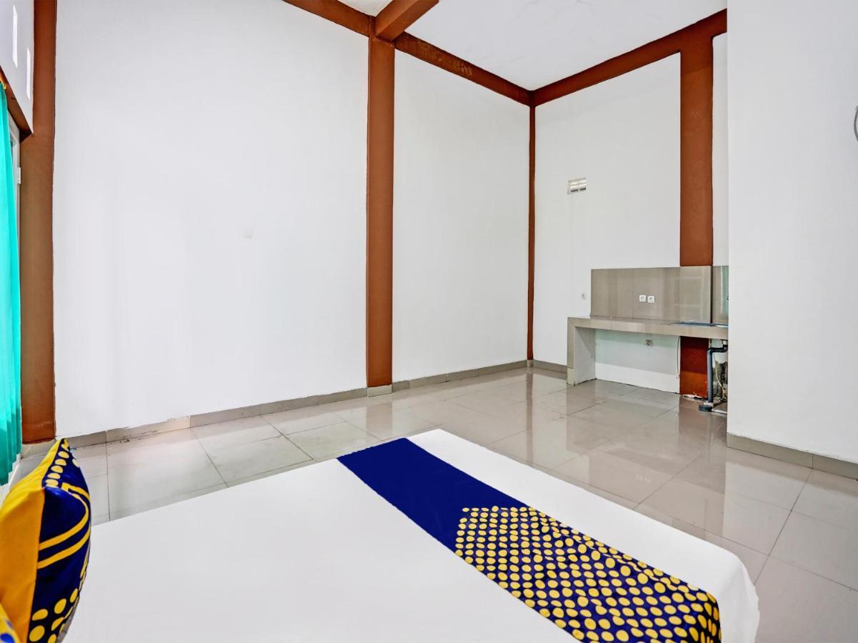 Oyo 92006 Kost Sejahtera Syariah Sidoarjo Exterior foto