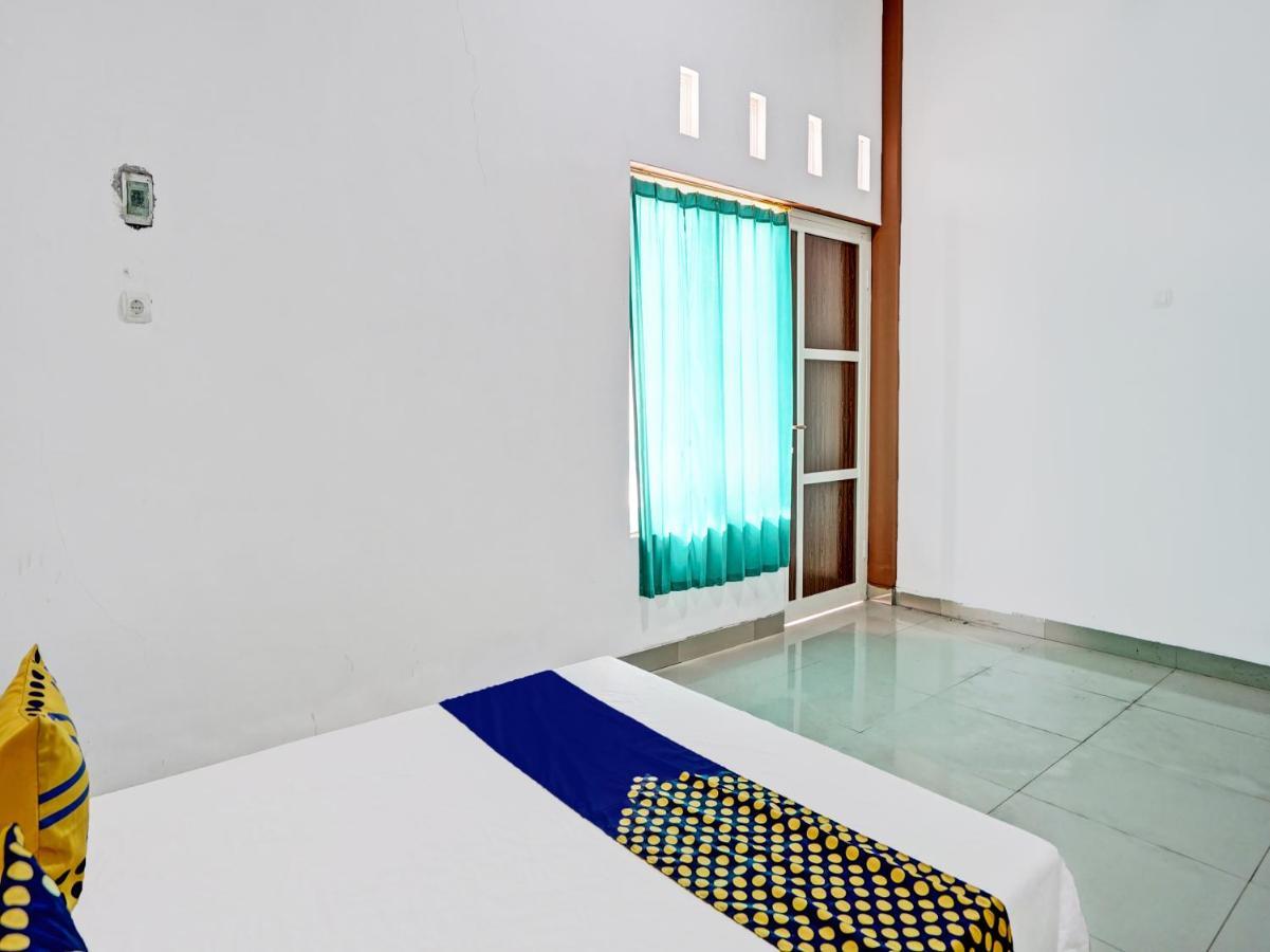 Oyo 92006 Kost Sejahtera Syariah Sidoarjo Exterior foto