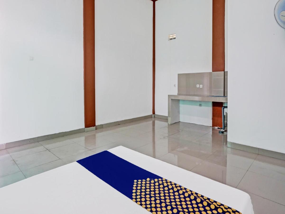 Oyo 92006 Kost Sejahtera Syariah Sidoarjo Exterior foto