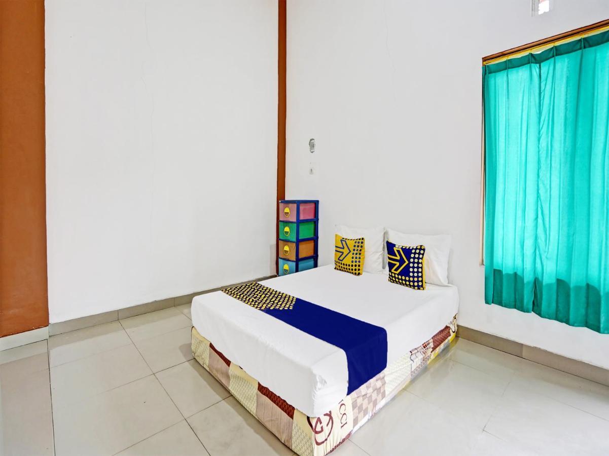 Oyo 92006 Kost Sejahtera Syariah Sidoarjo Exterior foto